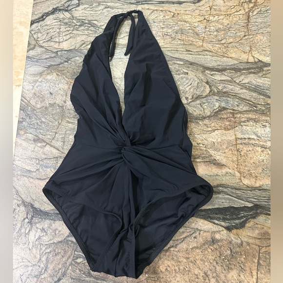 NEW KARLA COLLETTO
Low Back Plunge Piece - Picture 6 of 10